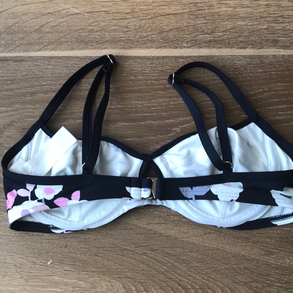 ISO MATCHING BOTTOMS SIZE S! - Picture 3 of 4